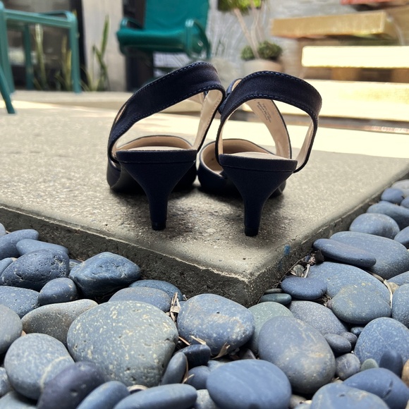 Life Stride Black Microfiber Asymmetrical Pumps - new in box - Picture 4 of 5